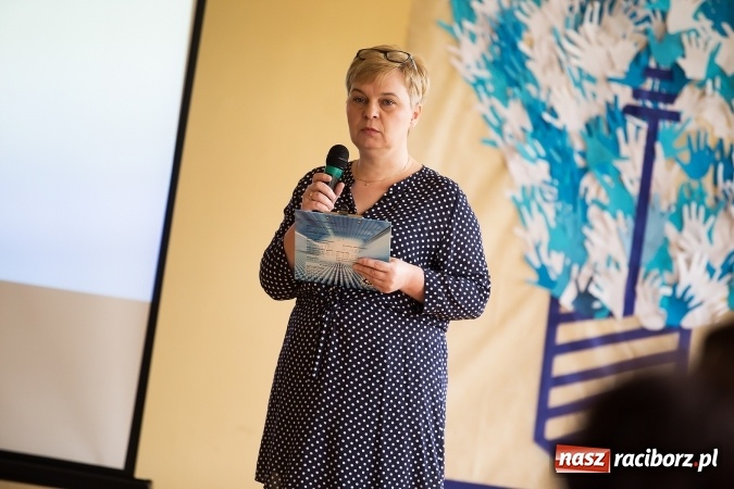 Zdjęcie w galerii na portalu naszraciborz.pl: SP 1. Obchody Dnia Świadomości Autyzmu wiadomości z regionu