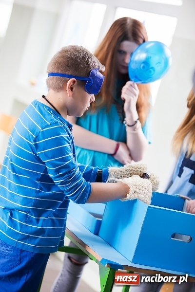 Zdjęcie w galerii na portalu naszraciborz.pl: SP 1. Obchody Dnia Świadomości Autyzmu wiadomości z regionu