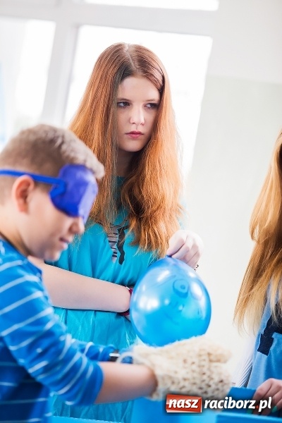 Zdjęcie w galerii na portalu naszraciborz.pl: SP 1. Obchody Dnia Świadomości Autyzmu wiadomości z regionu