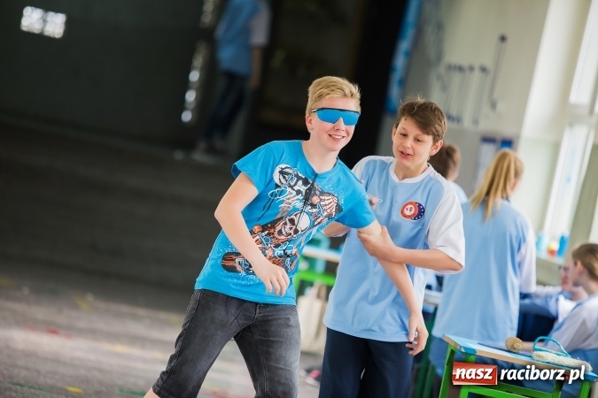 Zdjęcie w galerii na portalu naszraciborz.pl: SP 1. Obchody Dnia Świadomości Autyzmu wiadomości z regionu