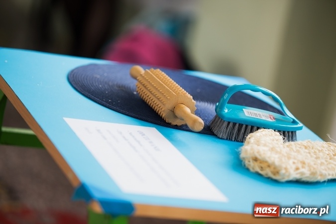 Zdjęcie w galerii na portalu naszraciborz.pl: SP 1. Obchody Dnia Świadomości Autyzmu wiadomości z regionu