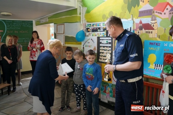 Zdjęcie w galerii na portalu naszraciborz.pl: Jestem bezpieczny na drodze - ZSS i policjanci zorganizowali konkurs plastyczny dla uczniów  wiadomości z regionu