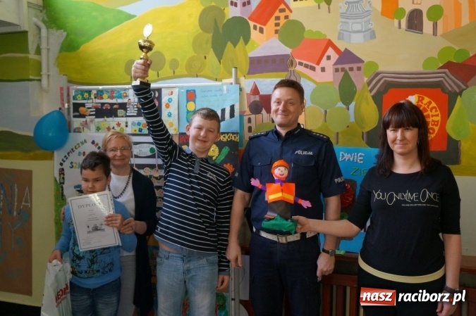 Zdjęcie w galerii na portalu naszraciborz.pl: Jestem bezpieczny na drodze - ZSS i policjanci zorganizowali konkurs plastyczny dla uczniów  wiadomości z regionu