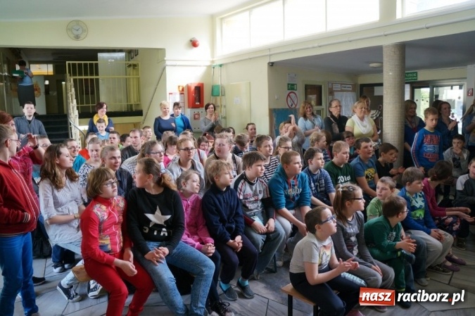 Zdjęcie w galerii na portalu naszraciborz.pl: Jestem bezpieczny na drodze - ZSS i policjanci zorganizowali konkurs plastyczny dla uczniów  wiadomości z regionu