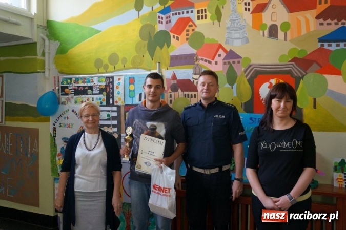 Zdjęcie w galerii na portalu naszraciborz.pl: Jestem bezpieczny na drodze - ZSS i policjanci zorganizowali konkurs plastyczny dla uczniów  wiadomości z regionu