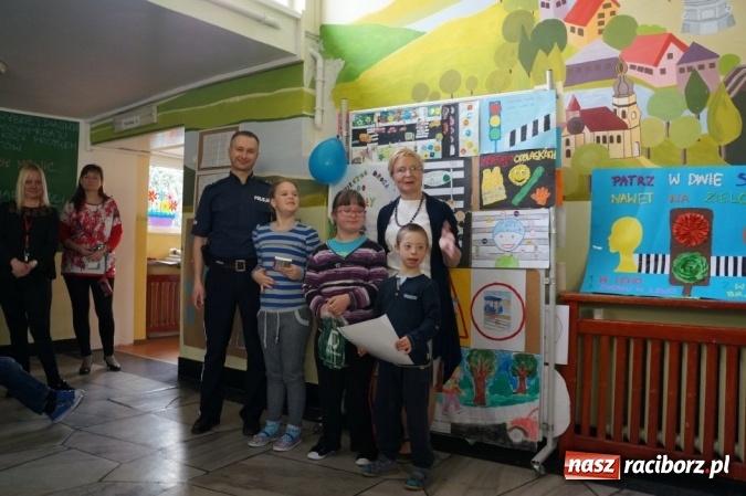 Zdjęcie w galerii na portalu naszraciborz.pl: Jestem bezpieczny na drodze - ZSS i policjanci zorganizowali konkurs plastyczny dla uczniów  wiadomości z regionu