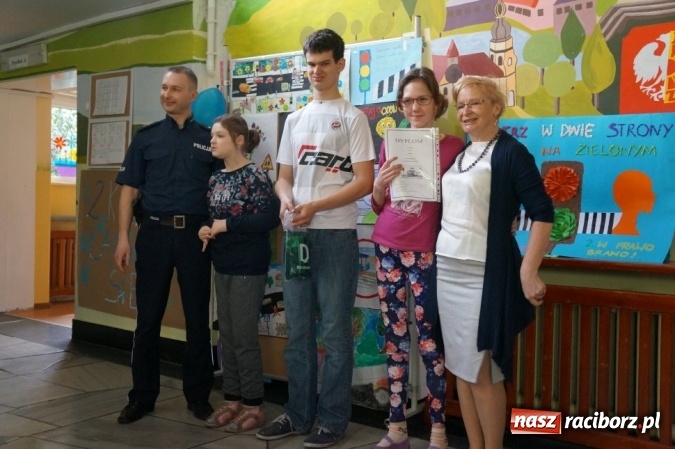 Zdjęcie w galerii na portalu naszraciborz.pl: Jestem bezpieczny na drodze - ZSS i policjanci zorganizowali konkurs plastyczny dla uczniów  wiadomości z regionu