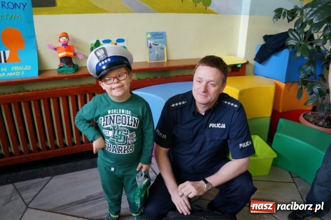 Zdjęcie w galerii na portalu naszraciborz.pl: Jestem bezpieczny na drodze - ZSS i policjanci zorganizowali konkurs plastyczny dla uczniów  wiadomości z regionu