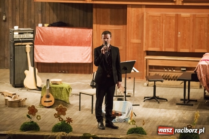 Zdjęcie w galerii na portalu naszraciborz.pl: Koncert zespołu Liarman w szkole muzycznej wiadomości z regionu