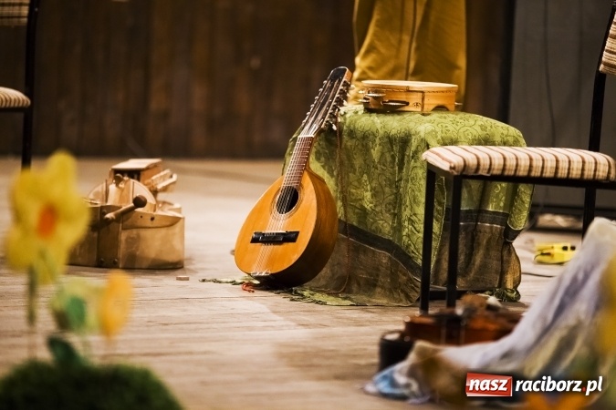 Zdjęcie w galerii na portalu naszraciborz.pl: Koncert zespołu Liarman w szkole muzycznej wiadomości z regionu