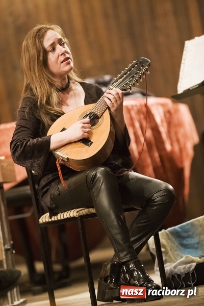 Zdjęcie w galerii na portalu naszraciborz.pl: Koncert zespołu Liarman w szkole muzycznej wiadomości z regionu