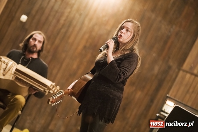 Zdjęcie w galerii na portalu naszraciborz.pl: Koncert zespołu Liarman w szkole muzycznej wiadomości z regionu