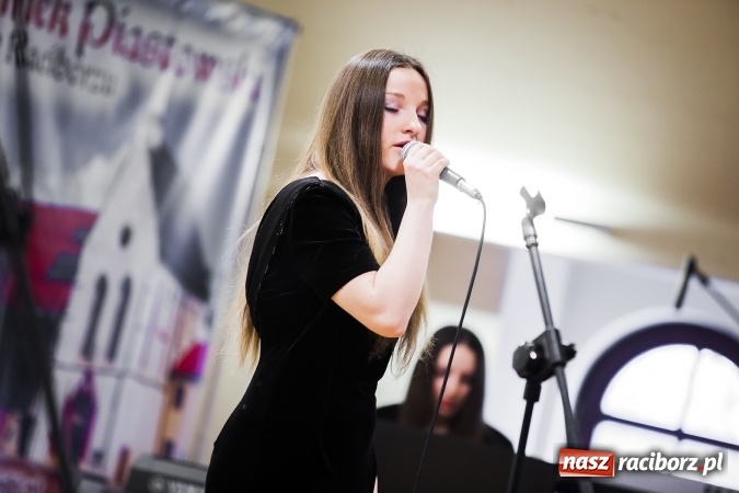 Zdjęcie w galerii na portalu naszraciborz.pl: Trwają przesłuchania do IV Ogólnopolskiego Konkursu Piosenki Hiszpańskojęzycznej wiadomości z regionu