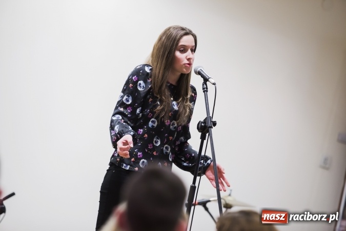 Zdjęcie w galerii na portalu naszraciborz.pl: Trwają przesłuchania do IV Ogólnopolskiego Konkursu Piosenki Hiszpańskojęzycznej wiadomości z regionu