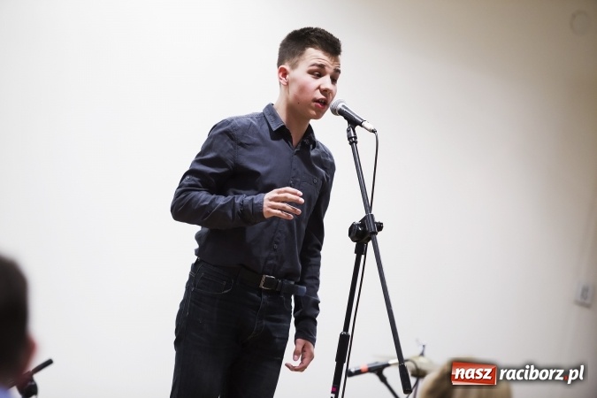 Zdjęcie w galerii na portalu naszraciborz.pl: Trwają przesłuchania do IV Ogólnopolskiego Konkursu Piosenki Hiszpańskojęzycznej wiadomości z regionu