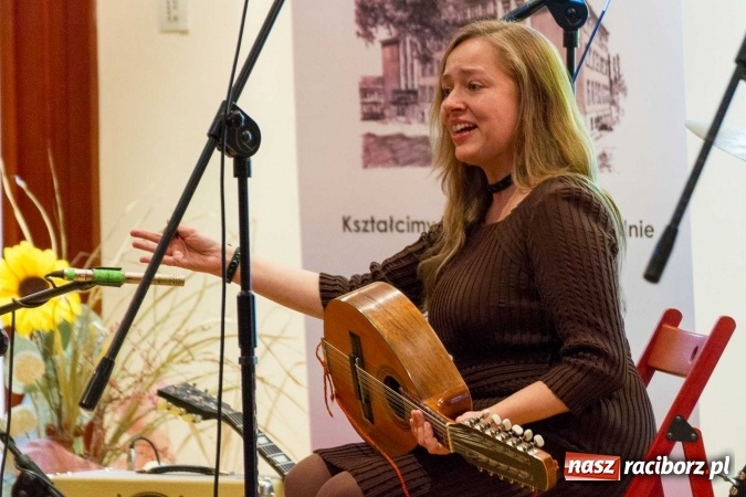 Zdjęcie w galerii na portalu naszraciborz.pl: IV Ogólnopolski Konkurs Piosenki Hiszpańskojęzycznej na Zamku Piastowskim za nami  wiadomości z regionu