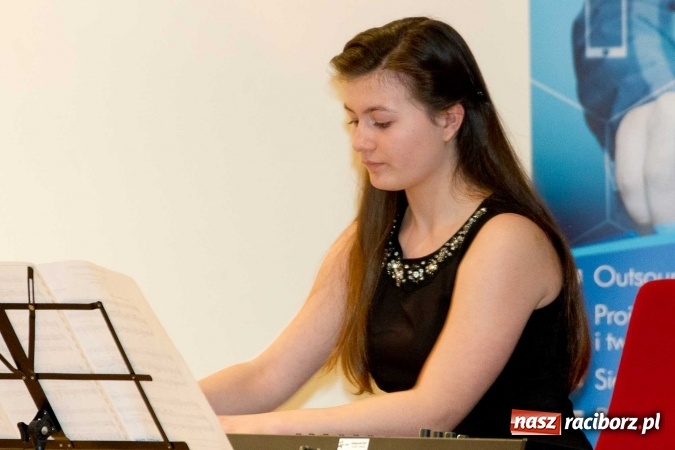 Zdjęcie w galerii na portalu naszraciborz.pl: IV Ogólnopolski Konkurs Piosenki Hiszpańskojęzycznej na Zamku Piastowskim za nami  wiadomości z regionu