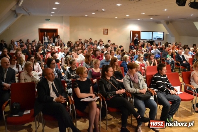 Zdjęcie w galerii na portalu naszraciborz.pl: IV Ogólnopolski Konkurs Piosenki Hiszpańskojęzycznej na Zamku Piastowskim za nami  wiadomości z regionu