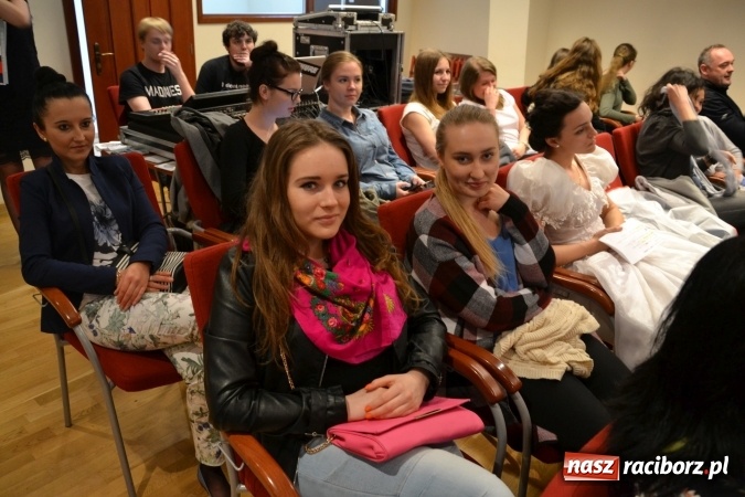 Zdjęcie w galerii na portalu naszraciborz.pl: IV Ogólnopolski Konkurs Piosenki Hiszpańskojęzycznej na Zamku Piastowskim za nami  wiadomości z regionu