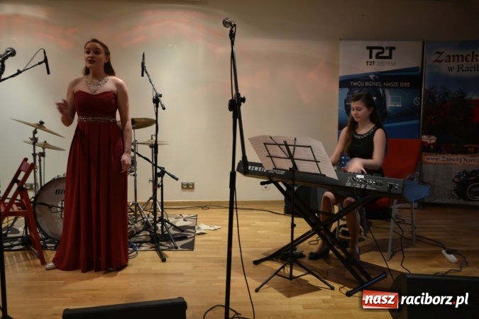 Zdjęcie w galerii na portalu naszraciborz.pl: IV Ogólnopolski Konkurs Piosenki Hiszpańskojęzycznej na Zamku Piastowskim za nami  wiadomości z regionu