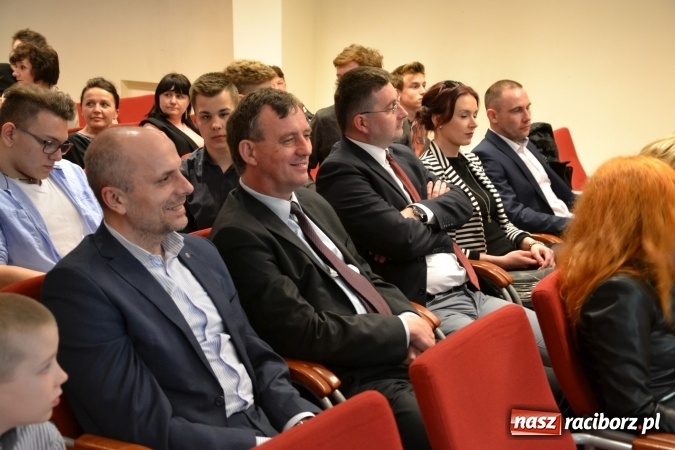 Zdjęcie w galerii na portalu naszraciborz.pl: IV Ogólnopolski Konkurs Piosenki Hiszpańskojęzycznej na Zamku Piastowskim za nami  wiadomości z regionu