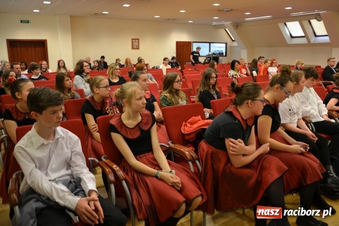 Zdjęcie w galerii na portalu naszraciborz.pl: IV Ogólnopolski Konkurs Piosenki Hiszpańskojęzycznej na Zamku Piastowskim za nami  wiadomości z regionu