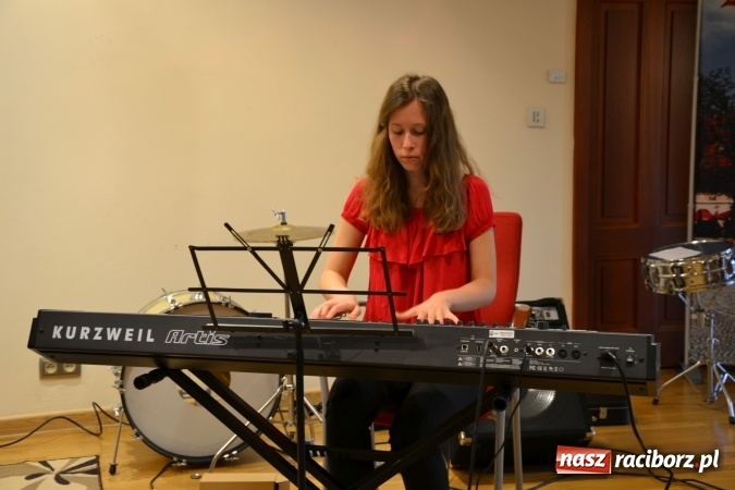 Zdjęcie w galerii na portalu naszraciborz.pl: IV Ogólnopolski Konkurs Piosenki Hiszpańskojęzycznej na Zamku Piastowskim za nami  wiadomości z regionu