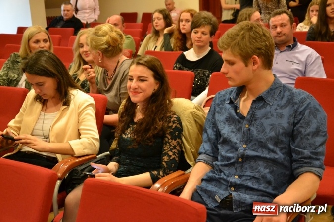 Zdjęcie w galerii na portalu naszraciborz.pl: IV Ogólnopolski Konkurs Piosenki Hiszpańskojęzycznej na Zamku Piastowskim za nami  wiadomości z regionu