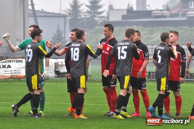 Zdjęcie w galerii na portalu naszraciborz.pl: Gol w ostatniej minucie na wagę zwycięstwa wiadomości z regionu