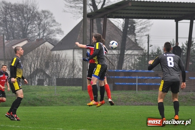 Zdjęcie w galerii na portalu naszraciborz.pl: Gol w ostatniej minucie na wagę zwycięstwa wiadomości z regionu
