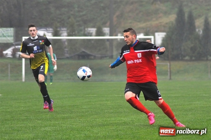 Zdjęcie w galerii na portalu naszraciborz.pl: Gol w ostatniej minucie na wagę zwycięstwa wiadomości z regionu