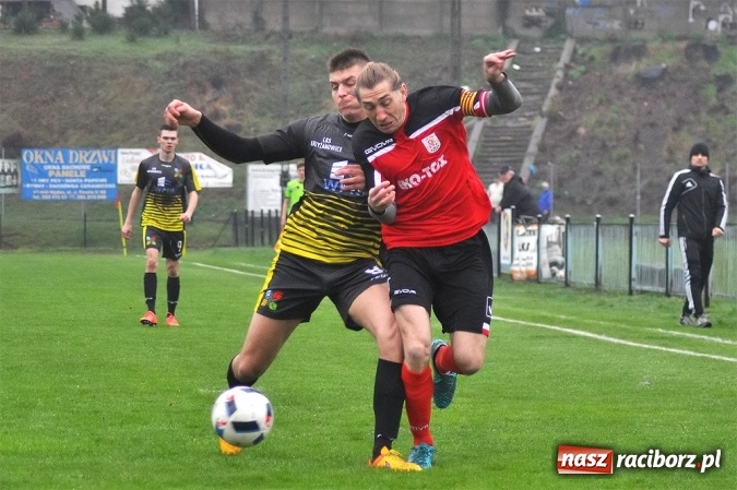 Zdjęcie w galerii na portalu naszraciborz.pl: Gol w ostatniej minucie na wagę zwycięstwa wiadomości z regionu