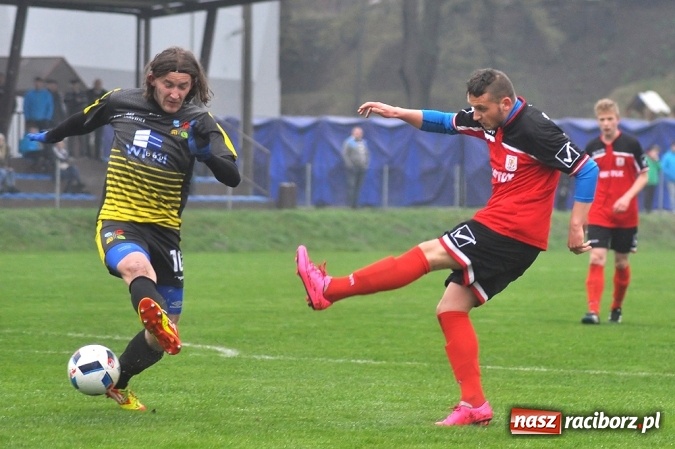 Zdjęcie w galerii na portalu naszraciborz.pl: Gol w ostatniej minucie na wagę zwycięstwa wiadomości z regionu