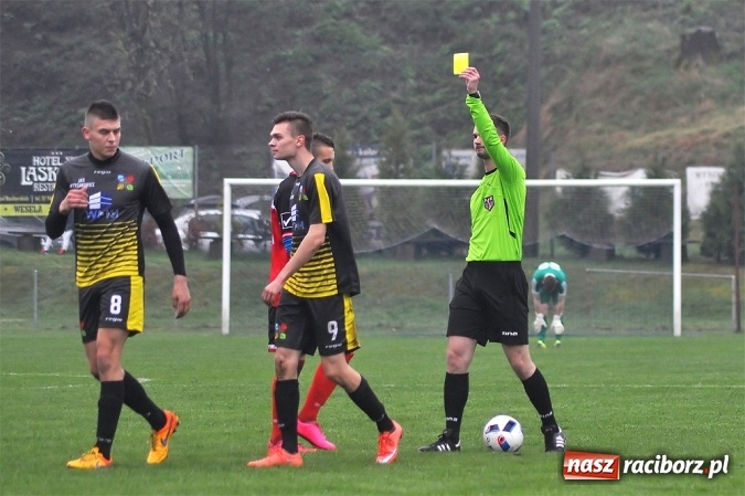 Zdjęcie w galerii na portalu naszraciborz.pl: Gol w ostatniej minucie na wagę zwycięstwa wiadomości z regionu