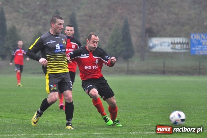 Zdjęcie w galerii na portalu naszraciborz.pl: Gol w ostatniej minucie na wagę zwycięstwa wiadomości z regionu