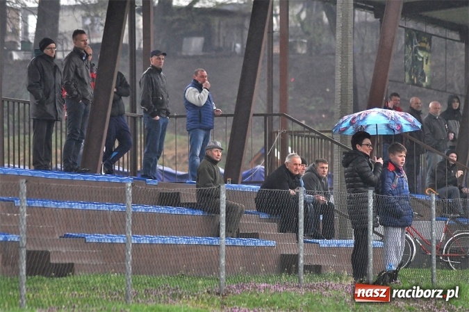 Zdjęcie w galerii na portalu naszraciborz.pl: Gol w ostatniej minucie na wagę zwycięstwa wiadomości z regionu