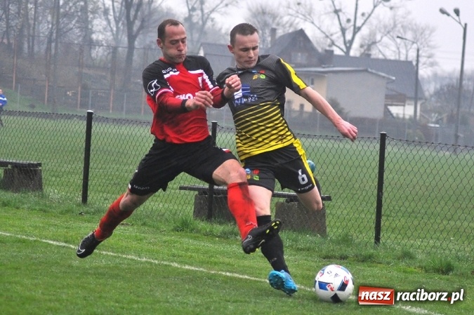 Zdjęcie w galerii na portalu naszraciborz.pl: Gol w ostatniej minucie na wagę zwycięstwa wiadomości z regionu