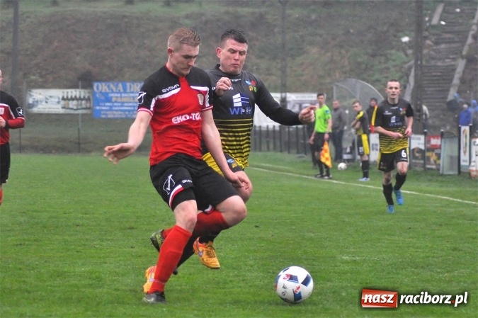 Zdjęcie w galerii na portalu naszraciborz.pl: Gol w ostatniej minucie na wagę zwycięstwa wiadomości z regionu