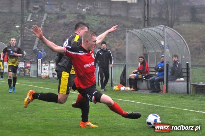 Zdjęcie w galerii na portalu naszraciborz.pl: Gol w ostatniej minucie na wagę zwycięstwa wiadomości z regionu