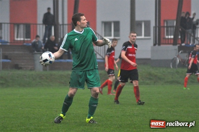 Zdjęcie w galerii na portalu naszraciborz.pl: Gol w ostatniej minucie na wagę zwycięstwa wiadomości z regionu