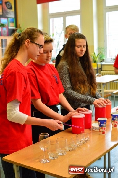Zdjęcie w galerii na portalu naszraciborz.pl: Tańce, walki i gry, czyli Dzień Otwarty w G5 wiadomości z regionu