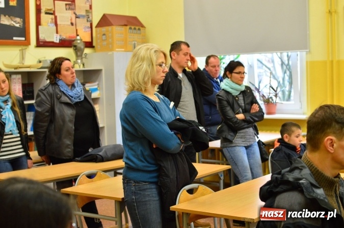 Zdjęcie w galerii na portalu naszraciborz.pl: Tańce, walki i gry, czyli Dzień Otwarty w G5 wiadomości z regionu