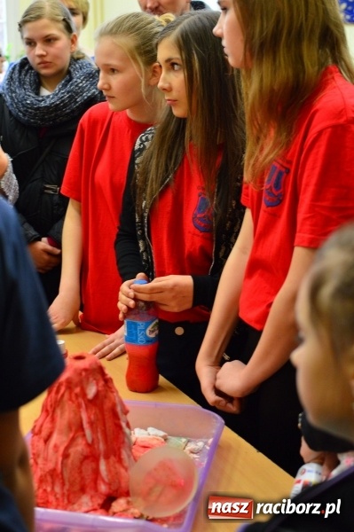 Zdjęcie w galerii na portalu naszraciborz.pl: Tańce, walki i gry, czyli Dzień Otwarty w G5 wiadomości z regionu