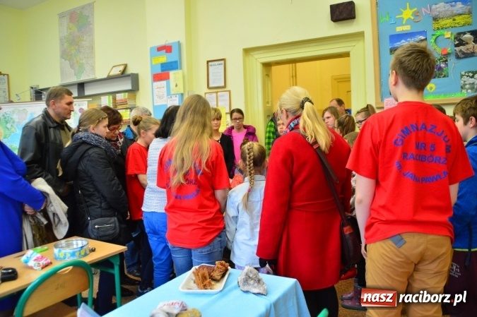 Zdjęcie w galerii na portalu naszraciborz.pl: Tańce, walki i gry, czyli Dzień Otwarty w G5 wiadomości z regionu