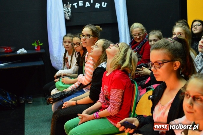 Zdjęcie w galerii na portalu naszraciborz.pl: Tańce, walki i gry, czyli Dzień Otwarty w G5 wiadomości z regionu