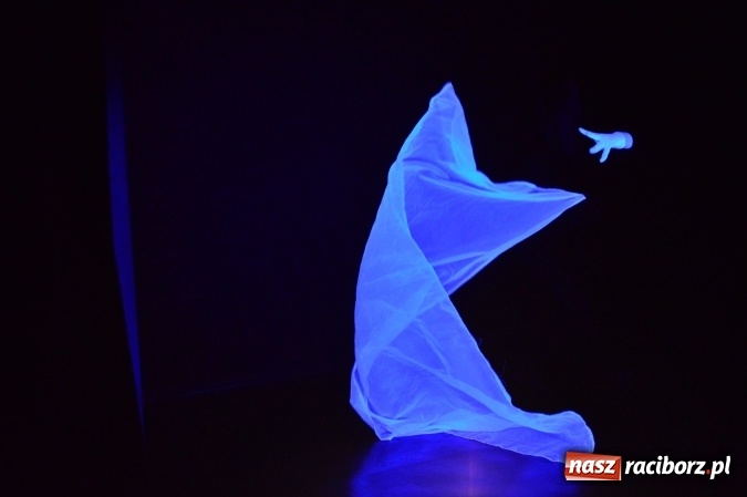 Zdjęcie w galerii na portalu naszraciborz.pl: Tańce, walki i gry, czyli Dzień Otwarty w G5 wiadomości z regionu