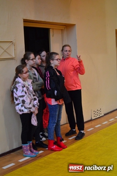 Zdjęcie w galerii na portalu naszraciborz.pl: Tańce, walki i gry, czyli Dzień Otwarty w G5 wiadomości z regionu