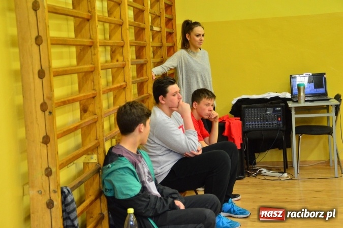 Zdjęcie w galerii na portalu naszraciborz.pl: Tańce, walki i gry, czyli Dzień Otwarty w G5 wiadomości z regionu