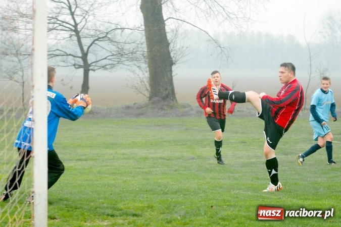 Zdjęcie w galerii na portalu naszraciborz.pl: Zawada Książęca lepsza od Bieńkowic. Gospodarze poddali mecz wiadomości z regionu