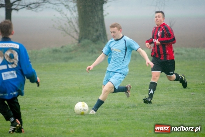 Zdjęcie w galerii na portalu naszraciborz.pl: Zawada Książęca lepsza od Bieńkowic. Gospodarze poddali mecz wiadomości z regionu